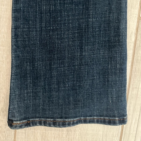 Levi’s Slimming Boot Jeans - Picture 4 of 5
